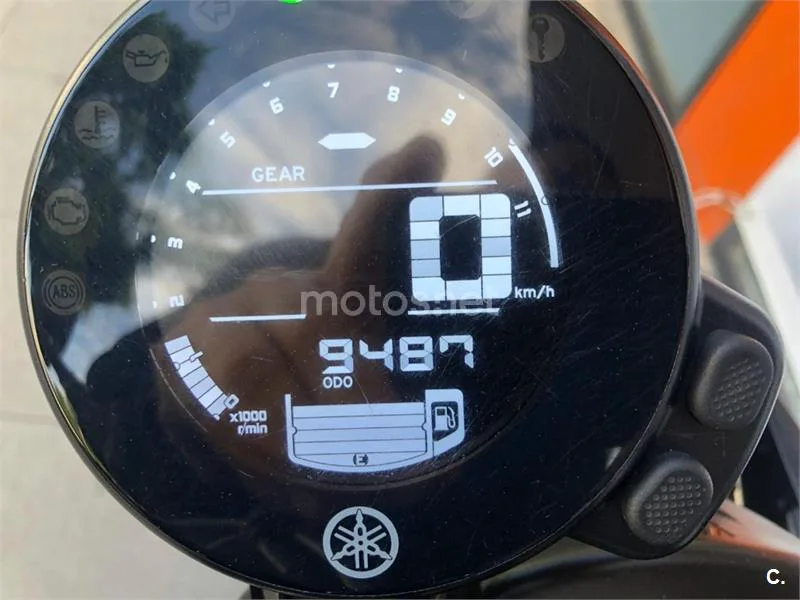 Yamaha XSR 700 – Vista 7