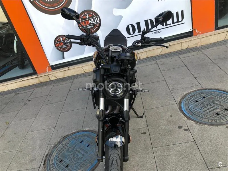 Yamaha XSR 700 – Vista 8