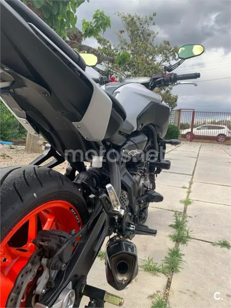 Yamaha MT-07 – Vista 5