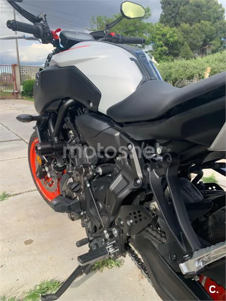 Yamaha MT-07 – Vista 6