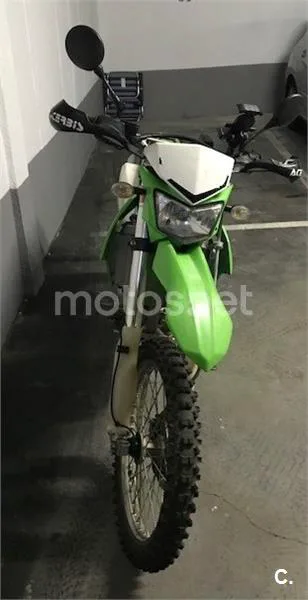 Kawasaki KLX250 – Vista 6