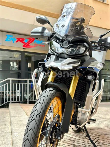 Voge 900 DSX – Vista 12