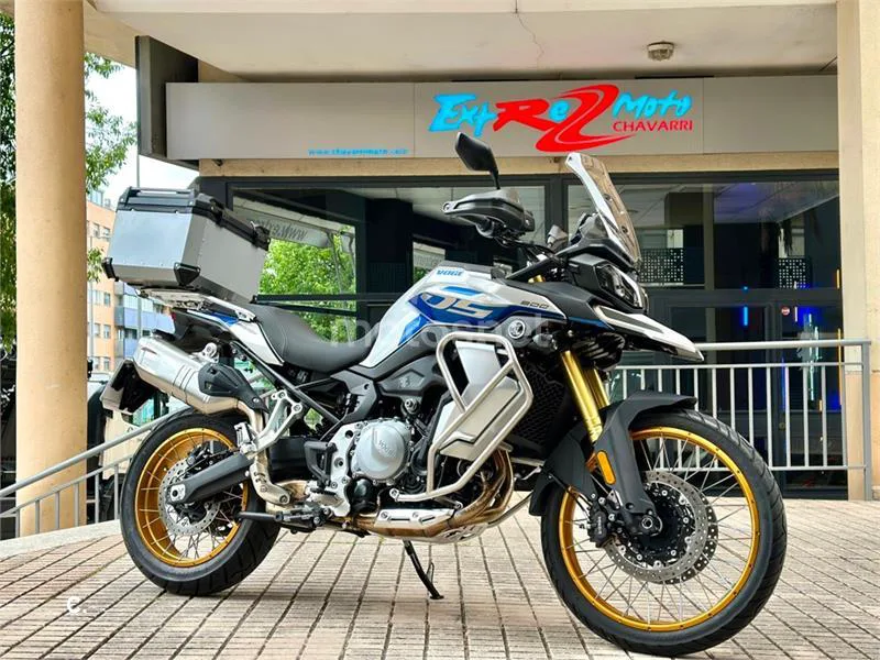Voge 900 DSX – Vista 20
