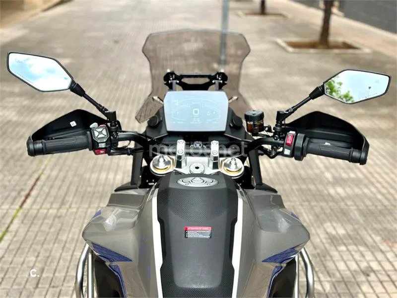 Voge 900 DSX – Vista 25