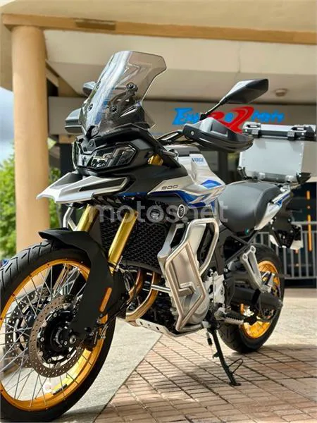 Voge 900 DSX – Vista 33