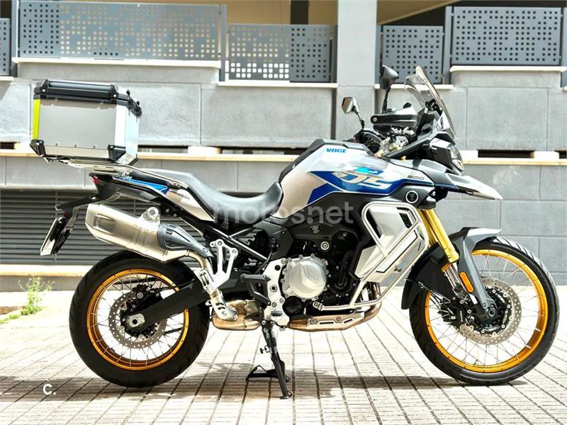 Voge 900 DSX – Vista 40