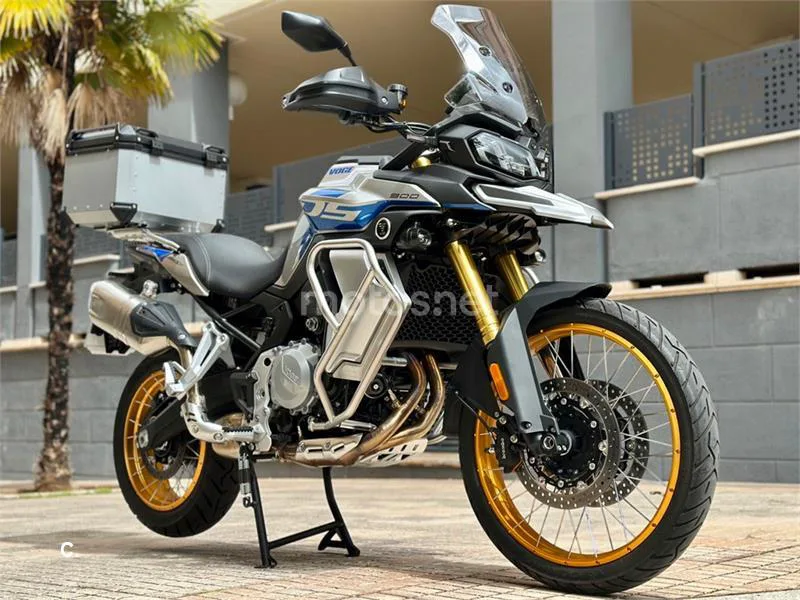 Voge 900 DSX – Vista 42