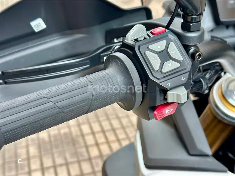Voge 900 DSX – Vista 10