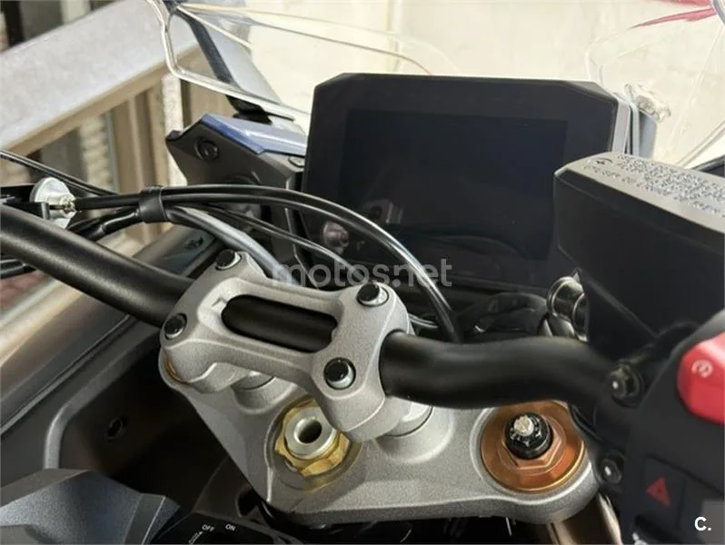 Suzuki GSX-S – Vista 7