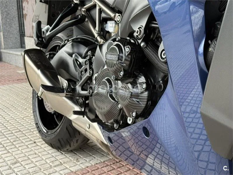 Suzuki GSX-S – Vista 9