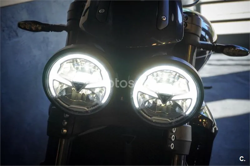 Triumph Rocket 3 – Vista 22