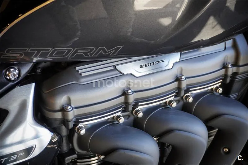 Triumph Rocket 3 – Vista 6