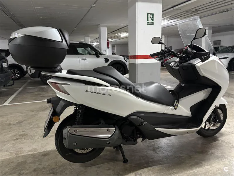 Honda NSS 300 Forza – Vista 2
