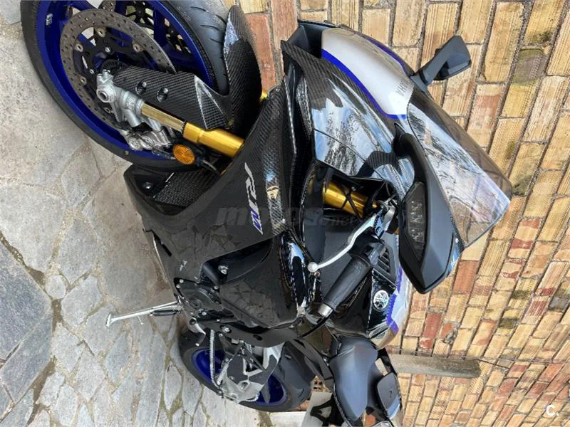 Yamaha R1 – Vista 6