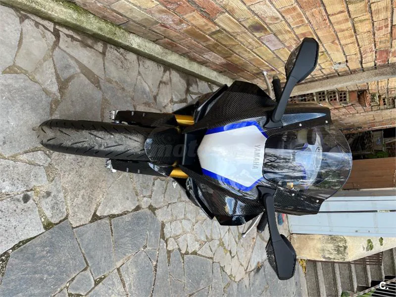 Yamaha R1 – Vista 7