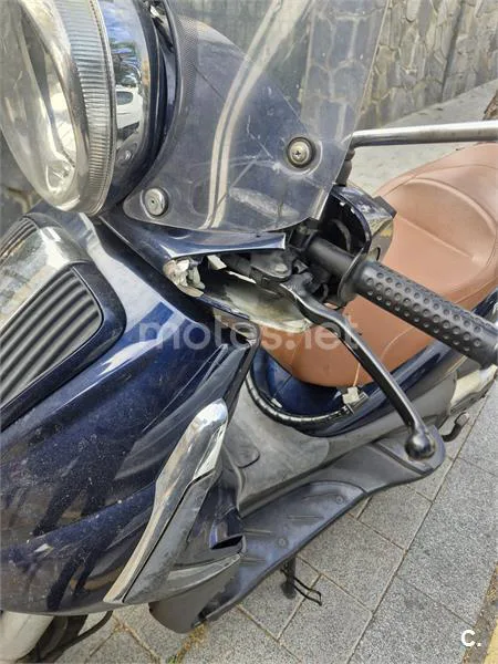 Piaggio Beverly 400 – Vista 2