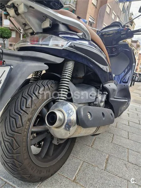 Piaggio Beverly 400 – Vista 8