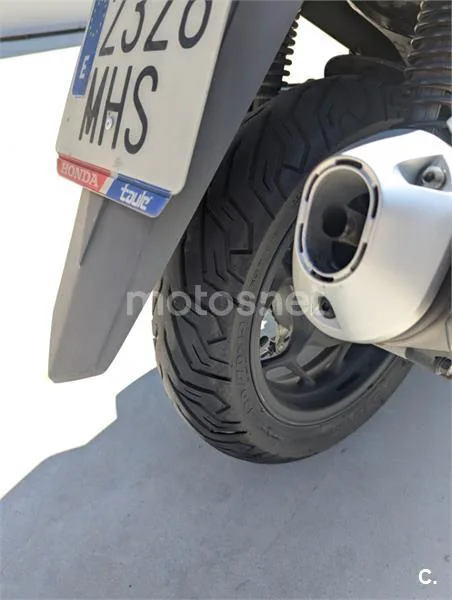 Honda PCX 125 – Vista 6