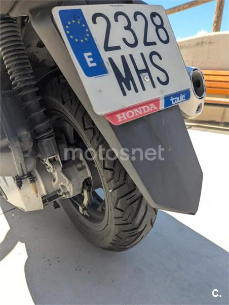 Honda PCX 125 – Vista 7