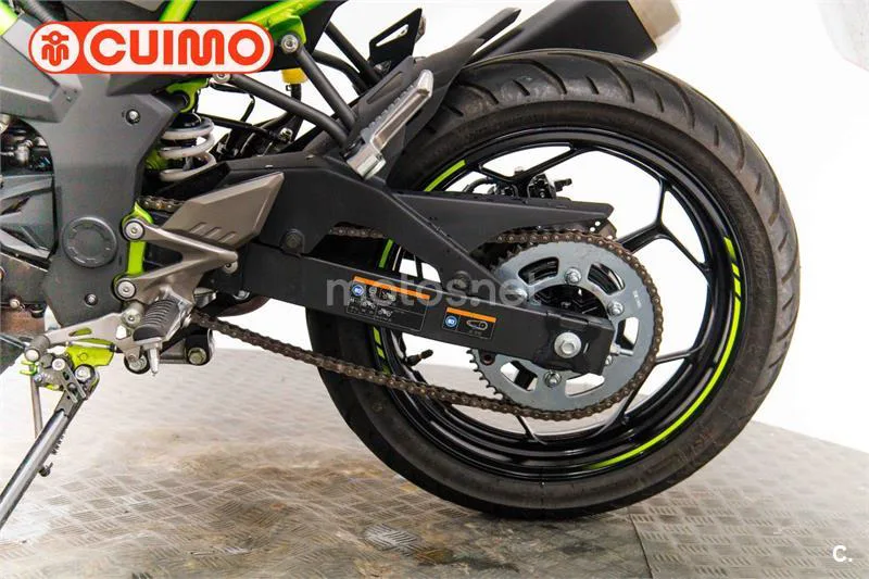 Kawasaki Ninja 125 – Vista 18