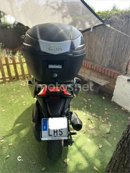 Kymco Xciting S 400 – Vista 4