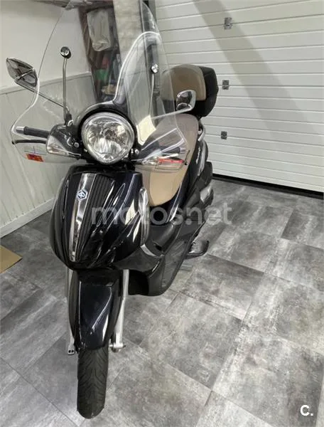 Piaggio Beverly 400 – Vista 2
