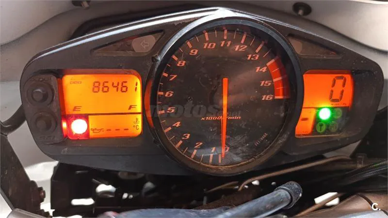 Suzuki GSR 600 – Vista 2