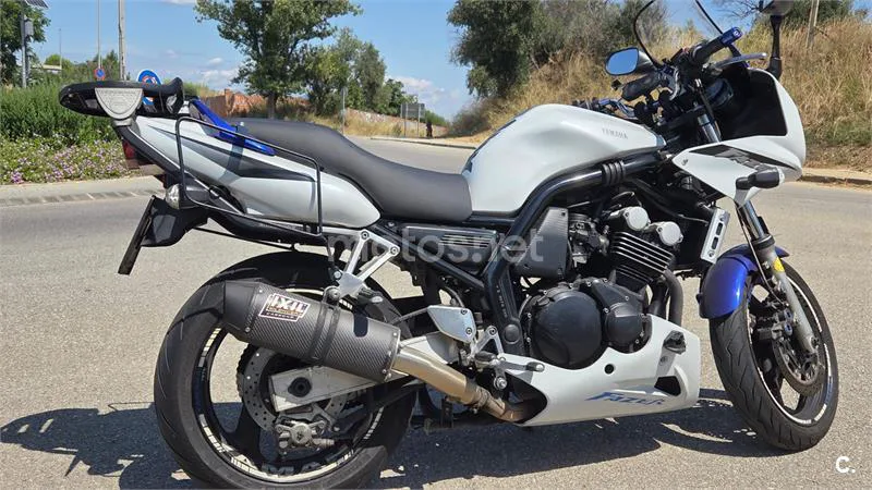 Yamaha FZS 600 Fazer – Vista 2