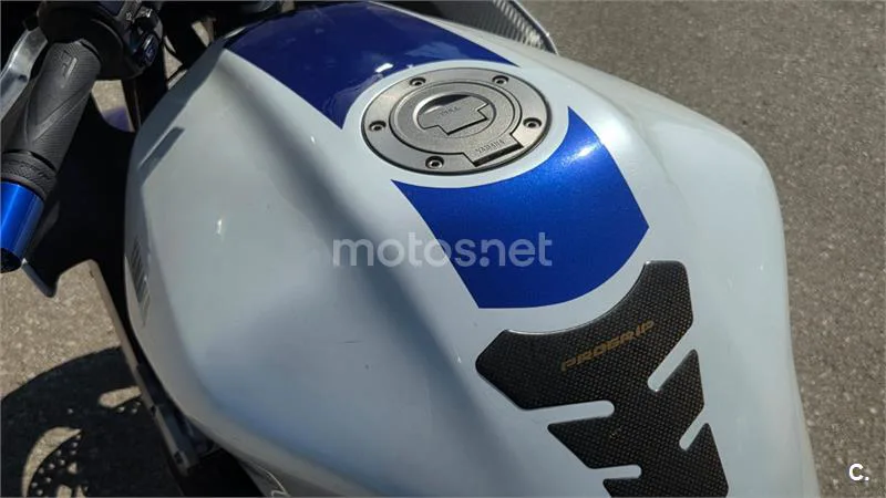 Yamaha FZS 600 Fazer – Vista 11