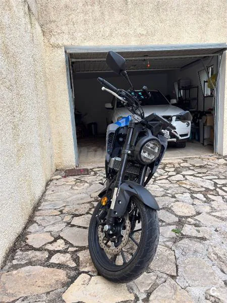 Honda CB 125 R – Vista 5