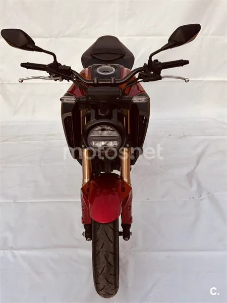Honda CB 125 R – Vista 2