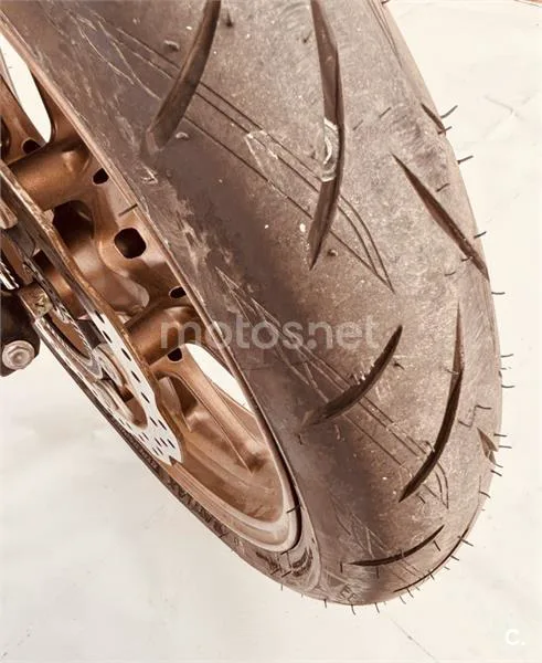 Honda CB 125 R – Vista 4