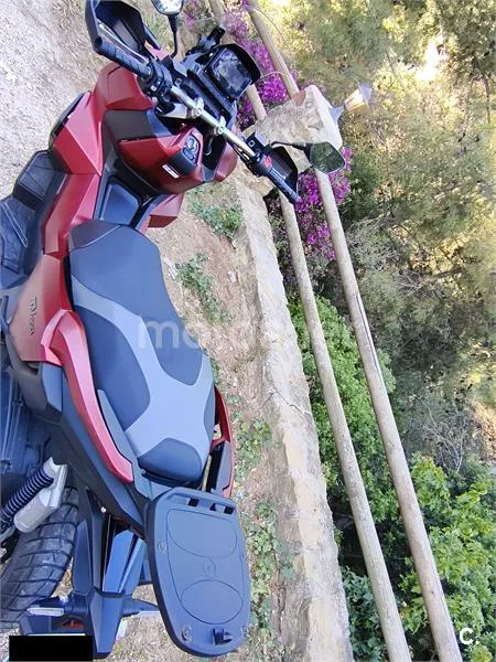 Honda ADV 350 – Vista 3