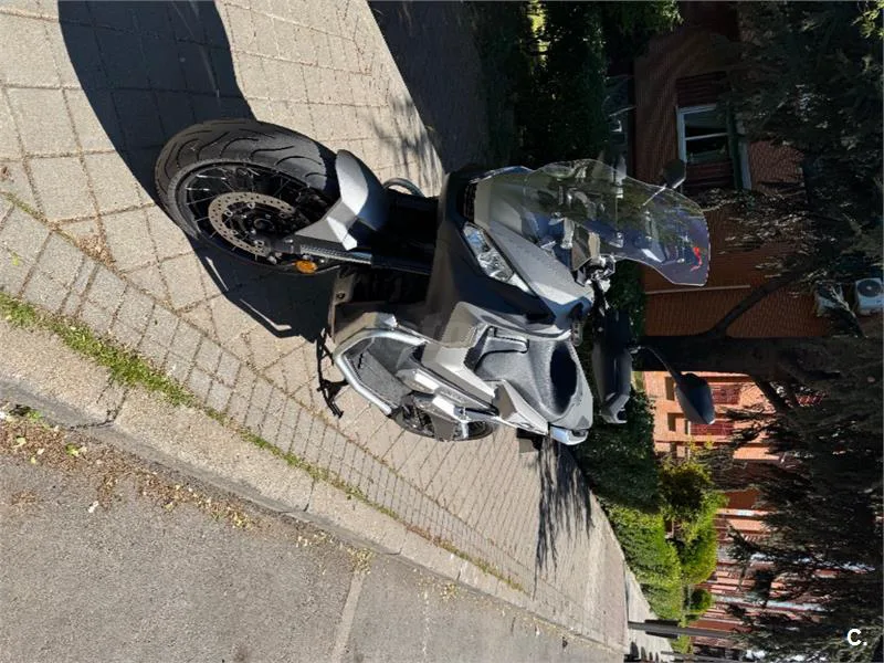 Honda X-ADV – Vista 4