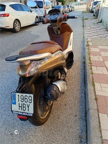Piaggio Beverly 300 – Vista 13