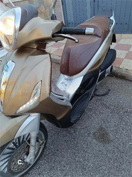 Piaggio Beverly 300 – Vista 6