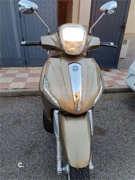 Piaggio Beverly 300 – Vista 7