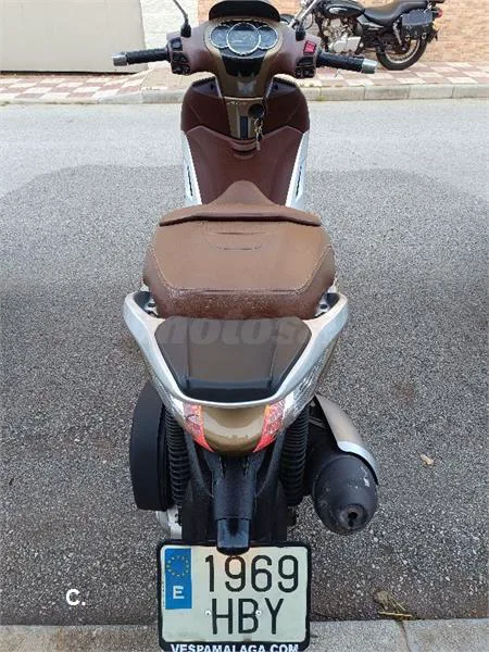 Piaggio Beverly 300 – Vista 8