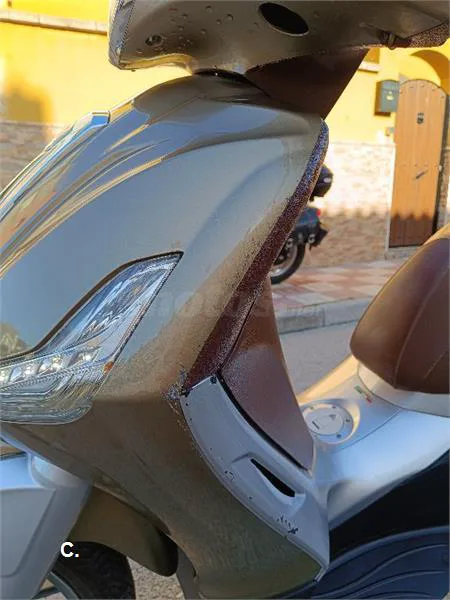 Piaggio Beverly 300 – Vista 10