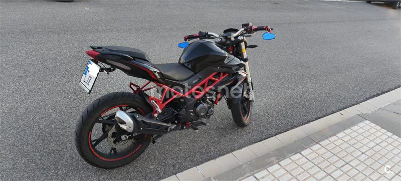 Benelli BN 125 – Vista 2