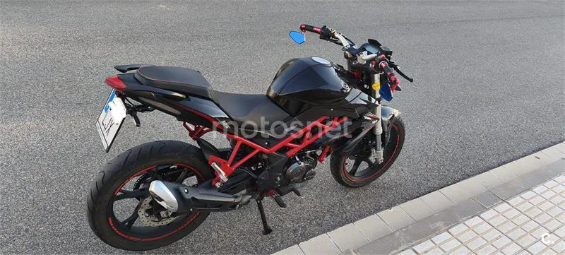 Benelli BN 125 – Vista 11