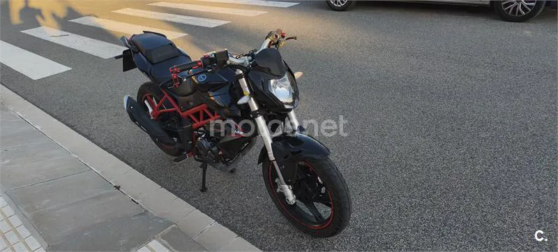 Benelli BN 125 – Vista 12