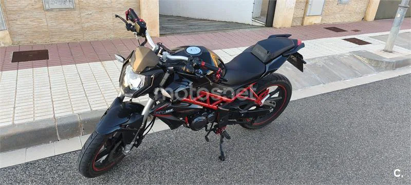 Benelli BN 125 – Vista 3