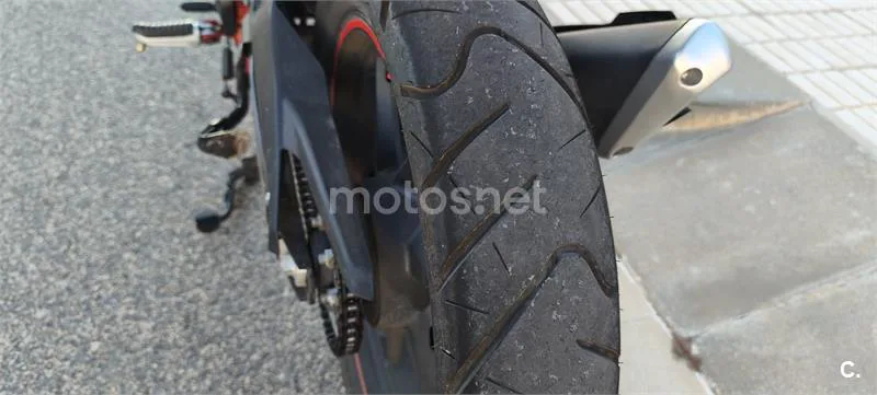 Benelli BN 125 – Vista 9
