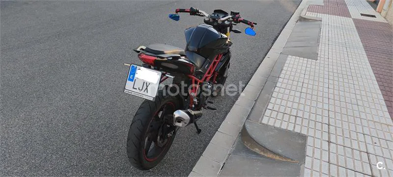 Benelli BN 125 – Vista 10