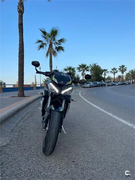 Triumph Street Triple 765 – Vista 3