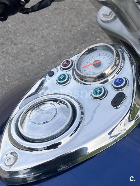 Triumph Speedmaster 900 – Vista 4