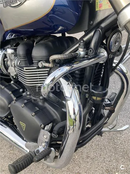 Triumph Speedmaster 900 – Vista 6