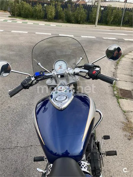 Triumph Speedmaster 900 – Vista 7