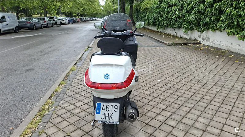 Piaggio X10 125 ie Executive – Vista 4